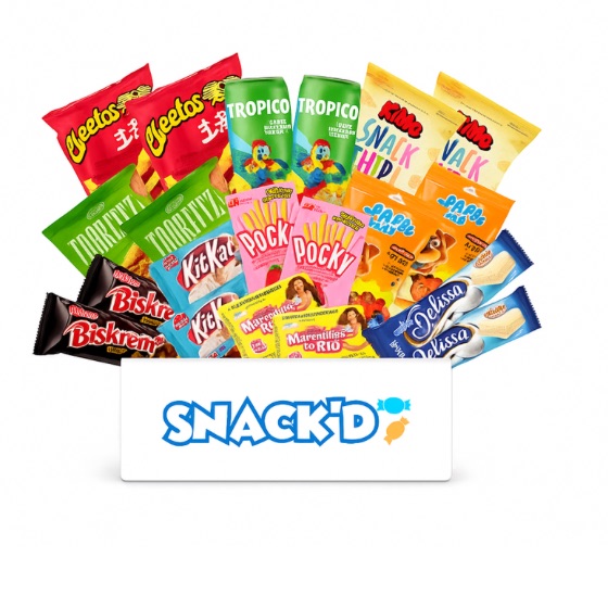 Sharing Box with multiple snacks and drinks for families