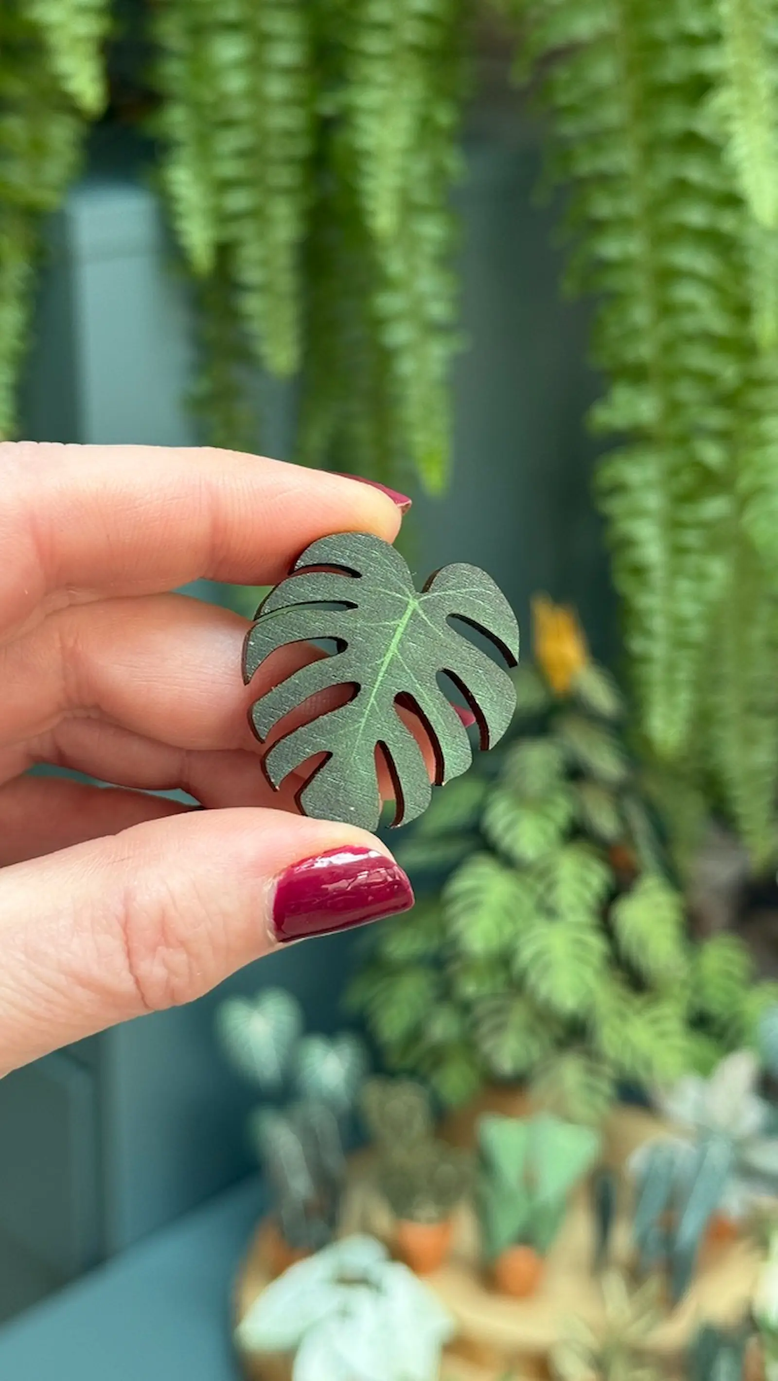 Green Monstera pin